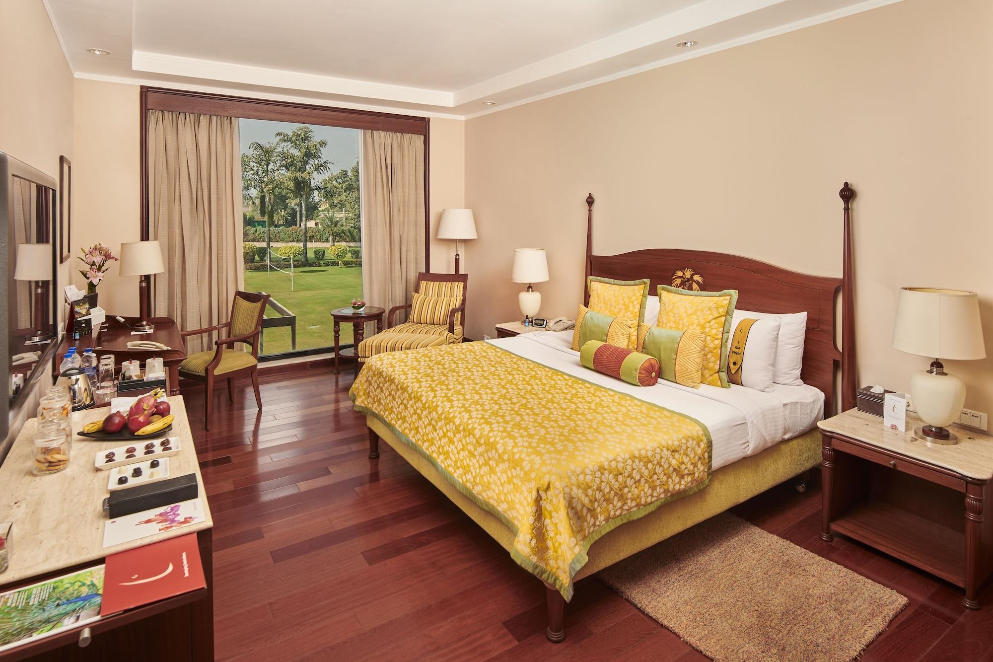 The Lalit Temple View Hotel Khajurāho Exterior photo