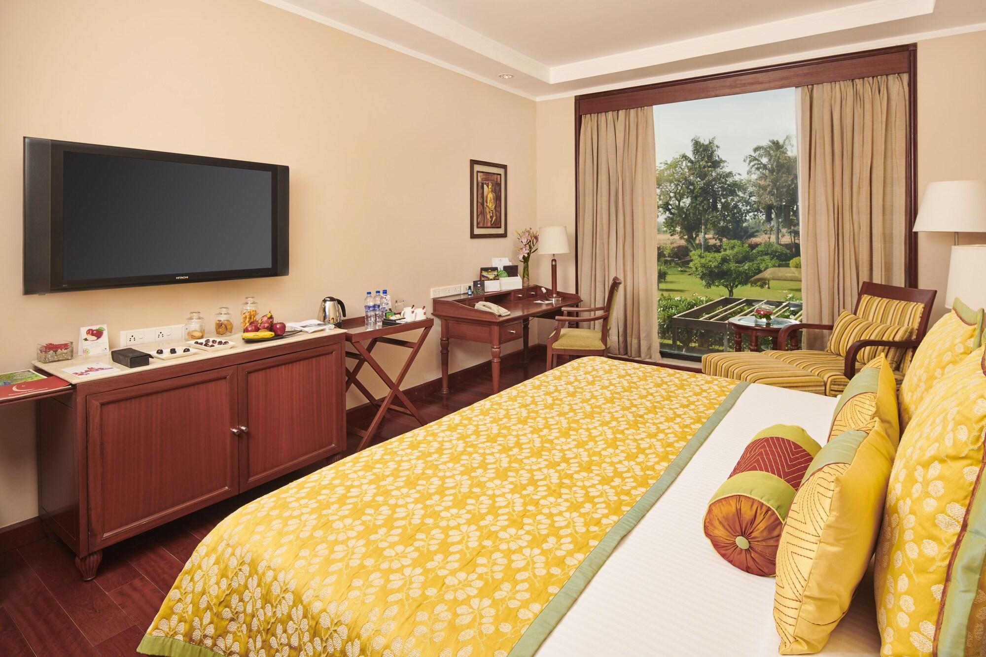 The Lalit Temple View Hotel Khajurāho Exterior photo