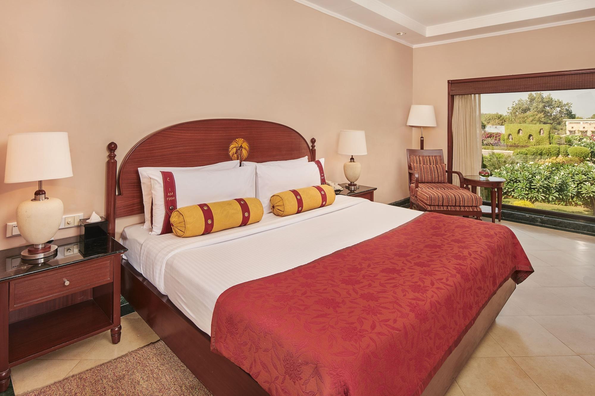 The Lalit Temple View Hotel Khajurāho Exterior photo