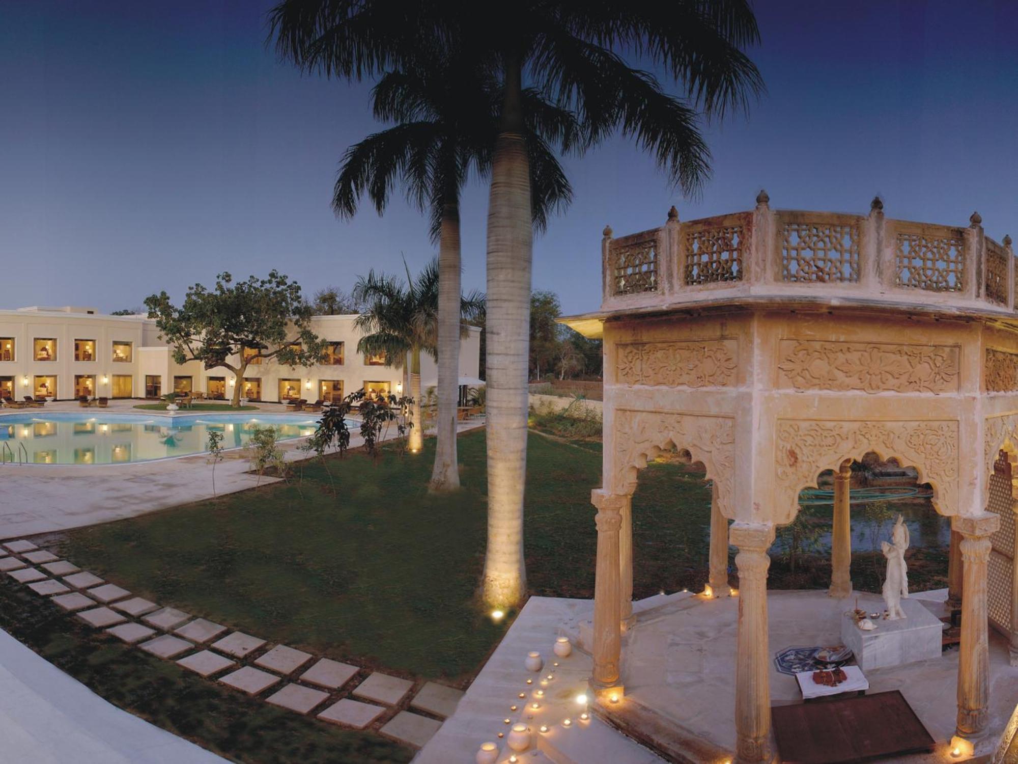 The Lalit Temple View Hotel Khajurāho Exterior photo