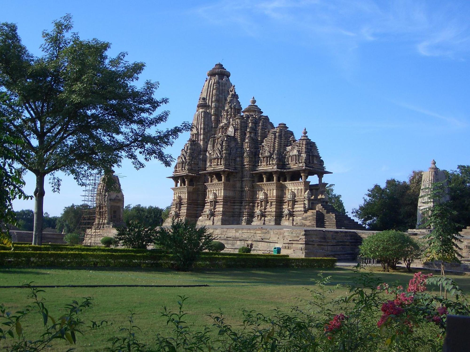 The Lalit Temple View Hotel Khajurāho Exterior photo
