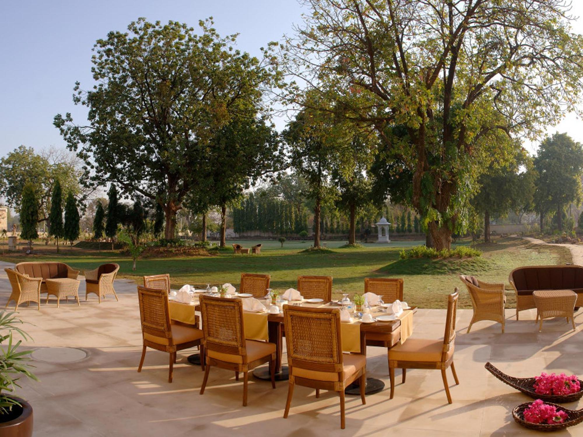 The Lalit Temple View Hotel Khajurāho Exterior photo