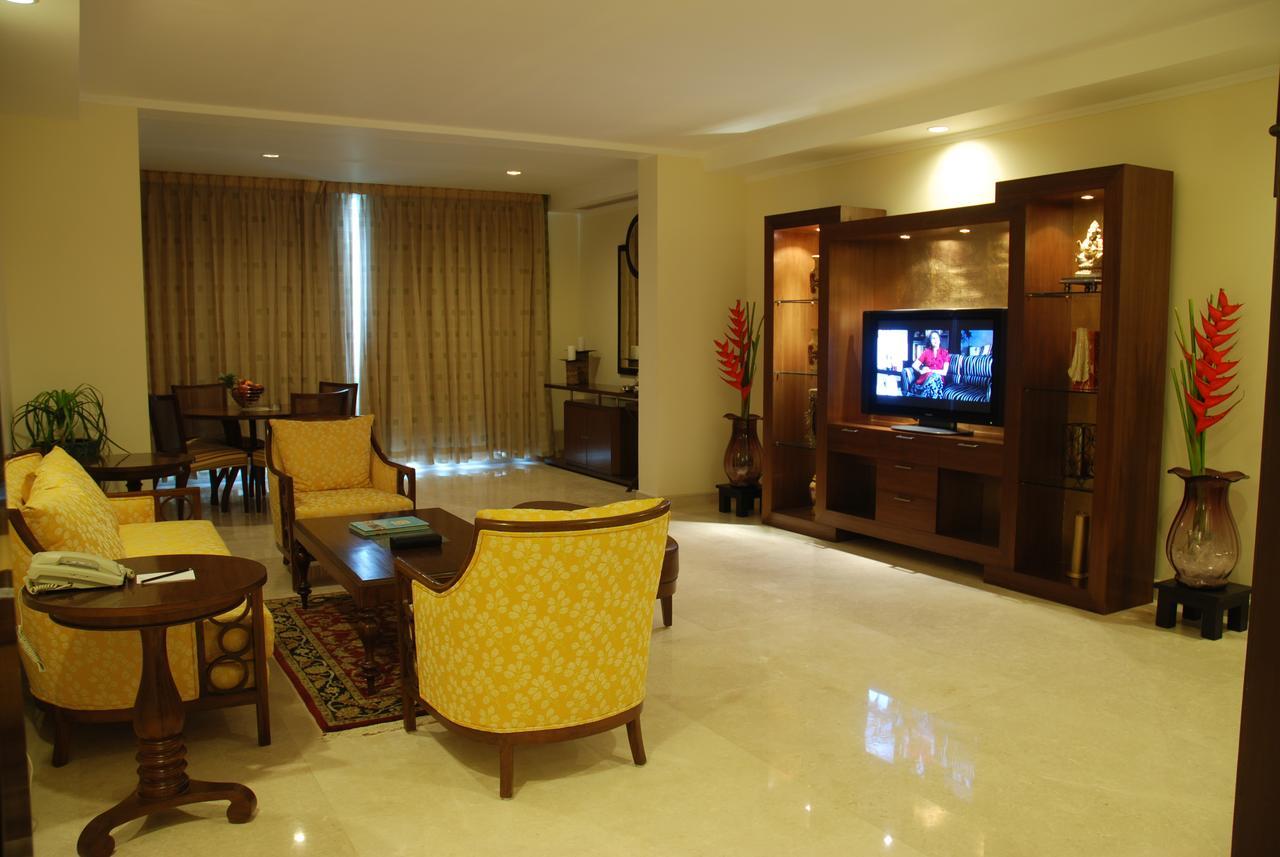 The Lalit Temple View Hotel Khajurāho Exterior photo
