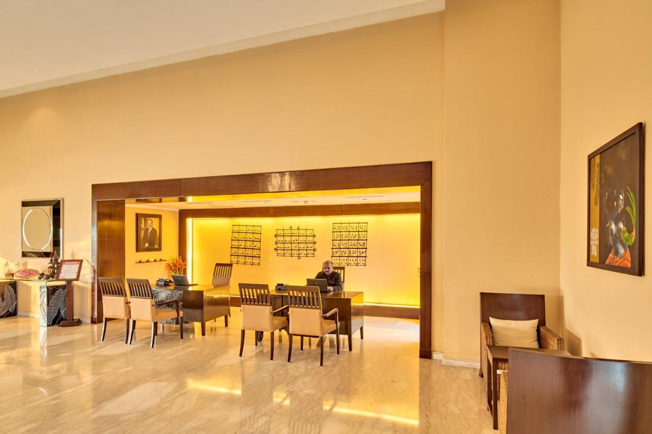 The Lalit Temple View Hotel Khajurāho Exterior photo