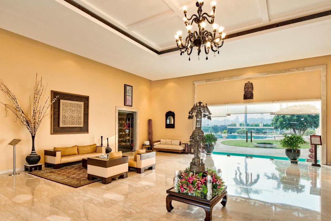 The Lalit Temple View Hotel Khajurāho Exterior photo